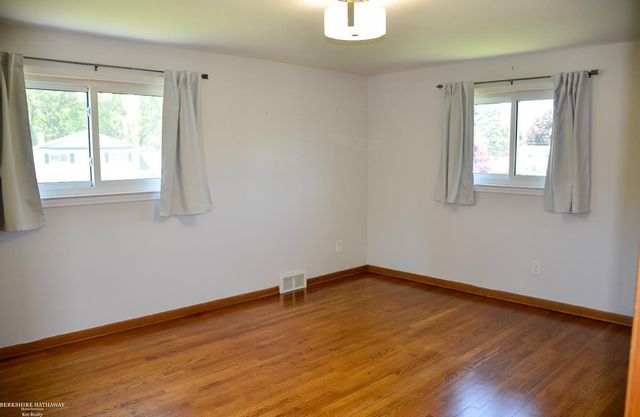 50508 W Shamrock Street, New Baltimore, MI 48047