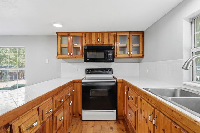 1941 Lariat Lane, Burleson, TX 76028
