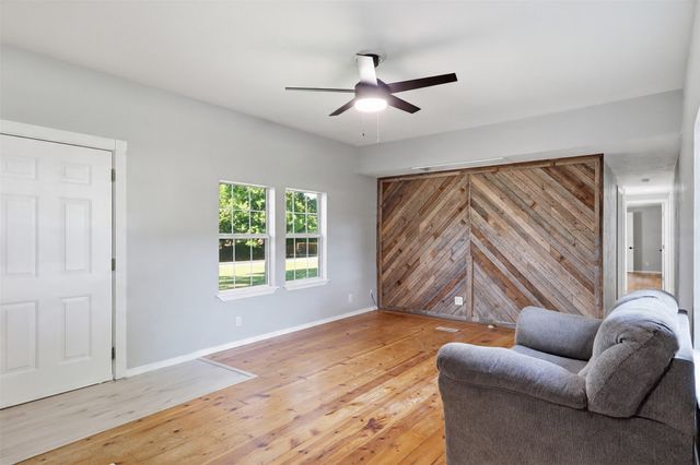 1941 Lariat Lane, Burleson, TX 76028