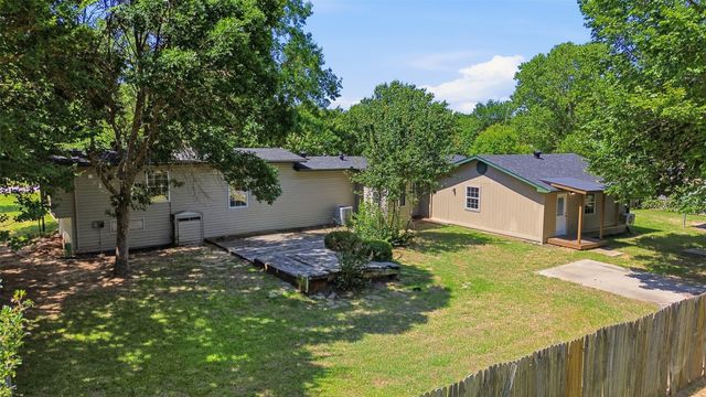 1941 Lariat Lane, Burleson, TX 76028