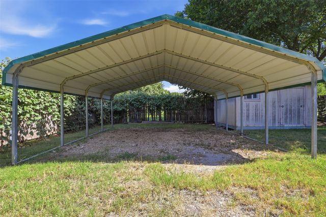 1941 Lariat Lane, Burleson, TX 76028