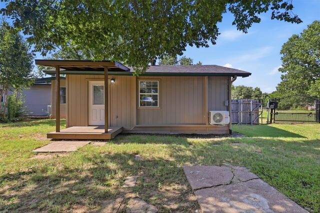 1941 Lariat Lane, Burleson, TX 76028