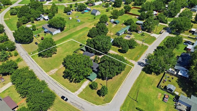 1941 Lariat Lane, Burleson, TX 76028