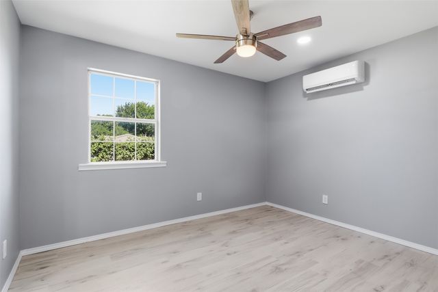 1941 Lariat Lane, Burleson, TX 76028