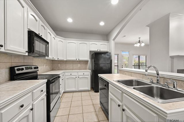 10325 Springpark Ave, Baton Rouge, LA 70810