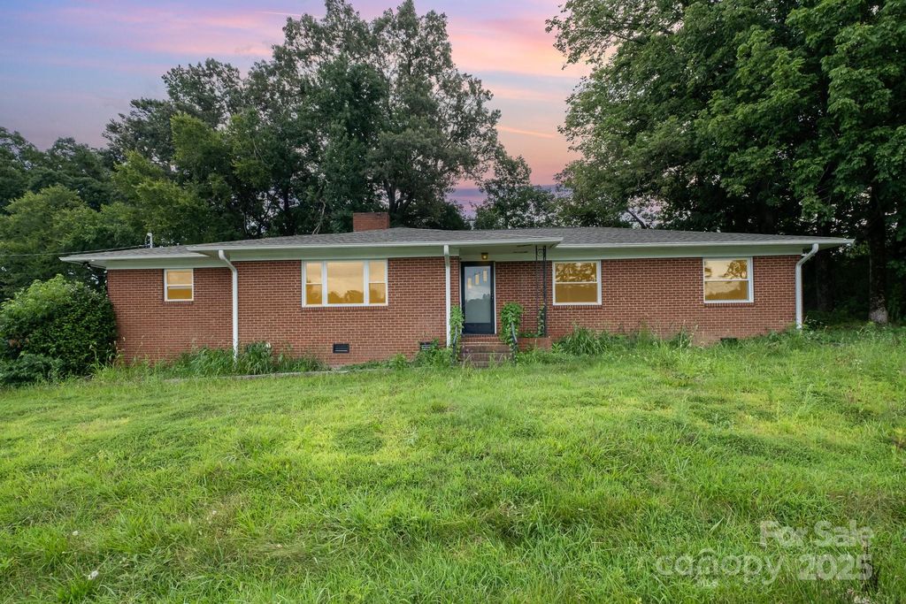 25088 NC 24/27 Highway, Albemarle, NC 28001