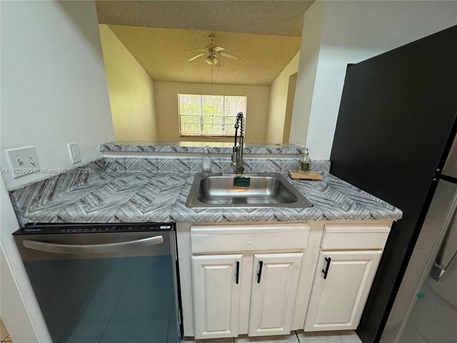 4341 W Mcnab Rd 27, Pompano Beach, FL 33069