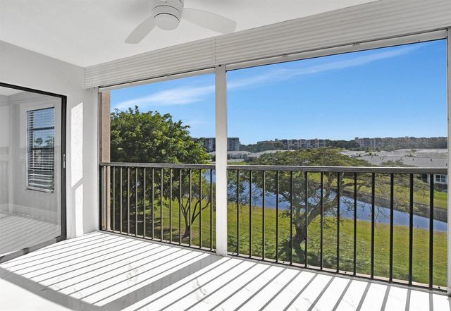 7076 Huntington Lane 407, Delray Beach, FL 33446