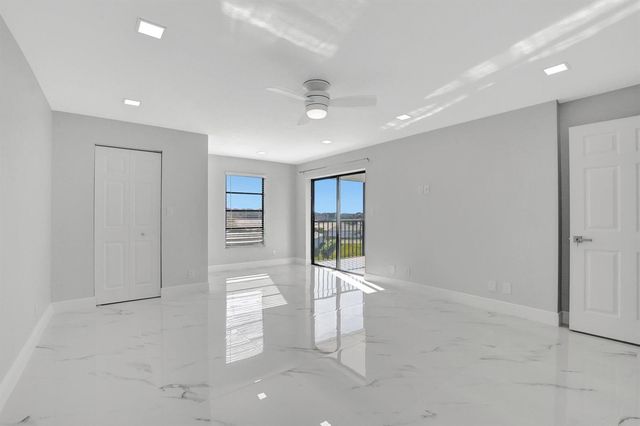 7076 Huntington Lane 407, Delray Beach, FL 33446