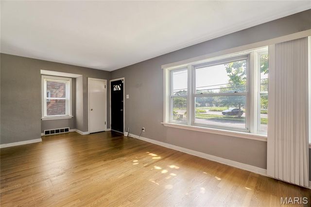 1085 Ferguson Avenue, Saint Louis, MO 63130