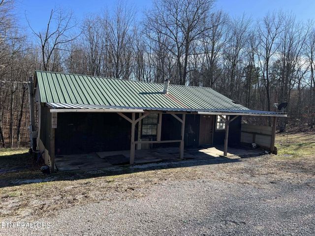 838 Slaven Ridge Rd, Jamestown, TN 38556