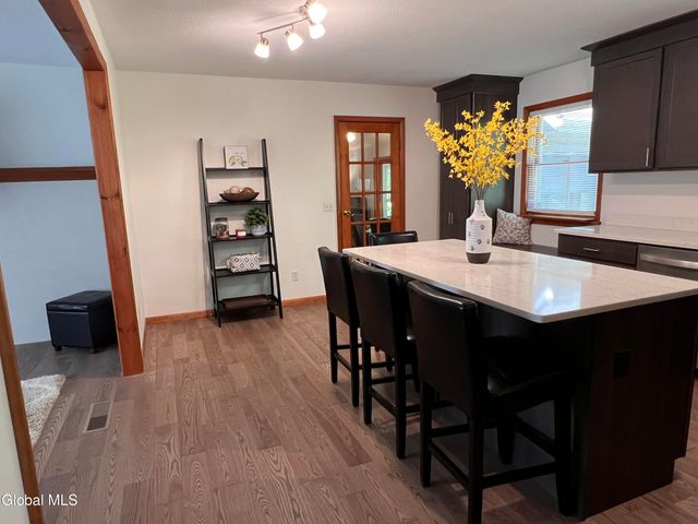 7 Sweetbriar Lane, Queensbury, NY 12804