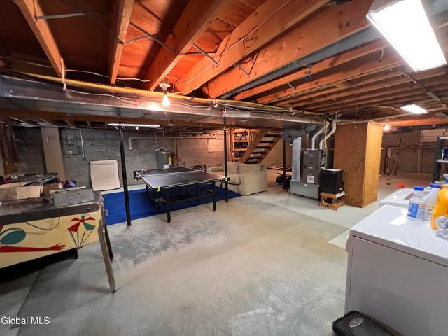 7 Sweetbriar Lane, Queensbury, NY 12804