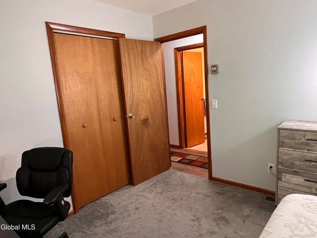7 Sweetbriar Lane, Queensbury, NY 12804