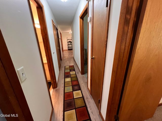 7 Sweetbriar Lane, Queensbury, NY 12804