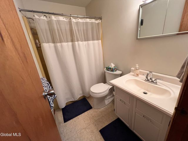7 Sweetbriar Lane, Queensbury, NY 12804