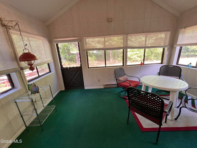 7 Sweetbriar Lane, Queensbury, NY 12804