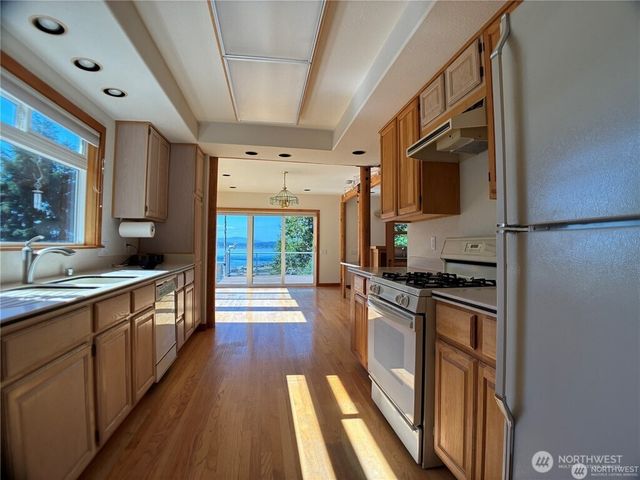 4957 Scurlock Road, Freeland, WA 98249