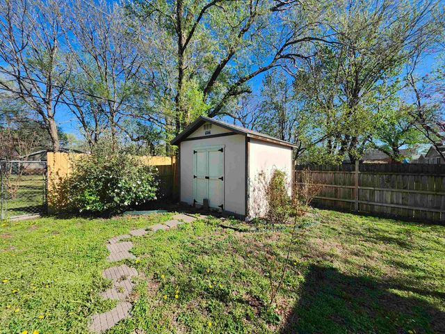 6452 N Hydraulic Ave, Park City, KS 67219