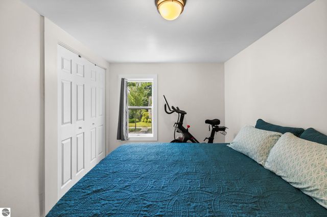 610 W Tenth Street, Traverse City, MI 49684