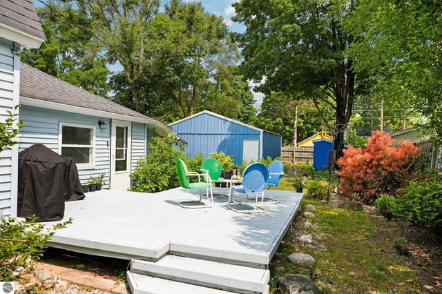 610 W Tenth Street, Traverse City, MI 49684