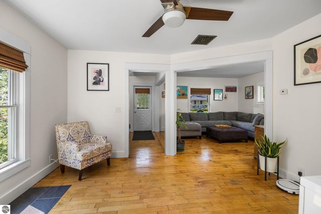 610 W Tenth Street, Traverse City, MI 49684