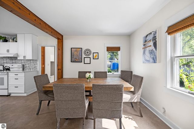 610 W Tenth Street, Traverse City, MI 49684