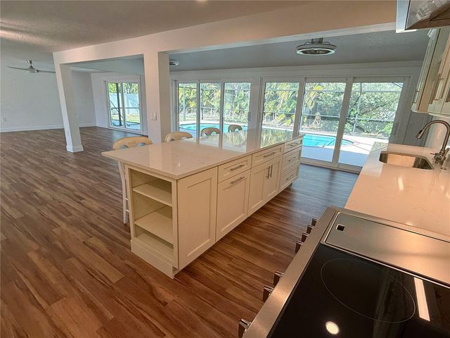 5569 SHADOW LAWN DRIVE, Sarasota, FL 34242