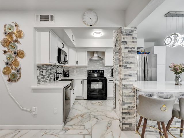 12321 Corona Lane, Houston, TX 77072