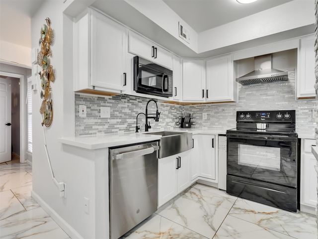 12321 Corona Lane, Houston, TX 77072