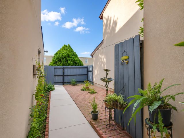 12321 Corona Lane, Houston, TX 77072
