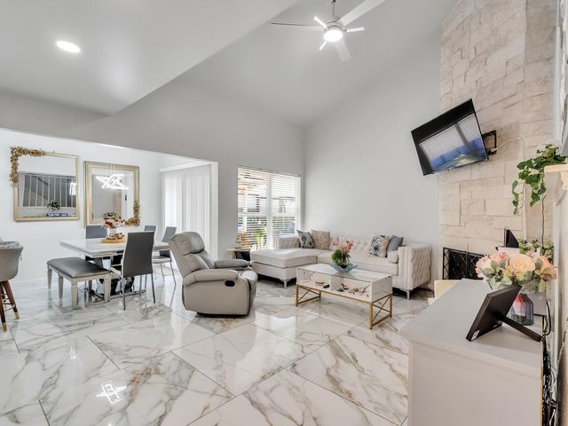 12321 Corona Lane, Houston, TX 77072