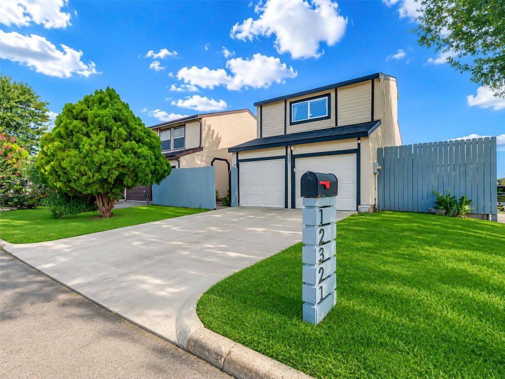 12321 Corona Lane, Houston, TX 77072