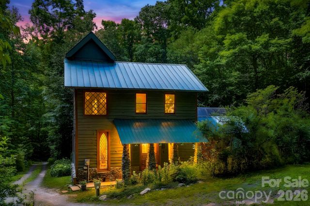 173 Camp Elliott Road, Black Mountain, NC 28711