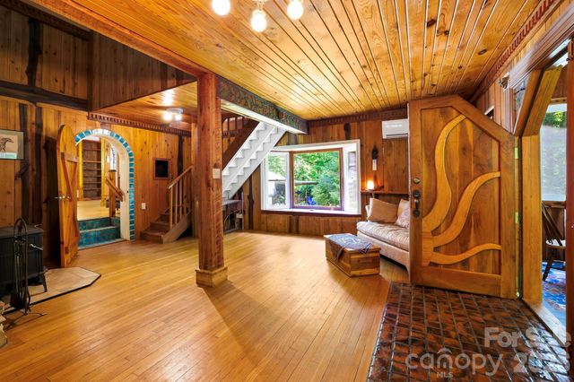 173 Camp Elliott Road, Black Mountain, NC 28711
