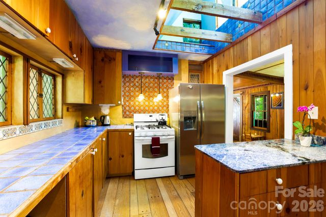 173 Camp Elliott Road, Black Mountain, NC 28711