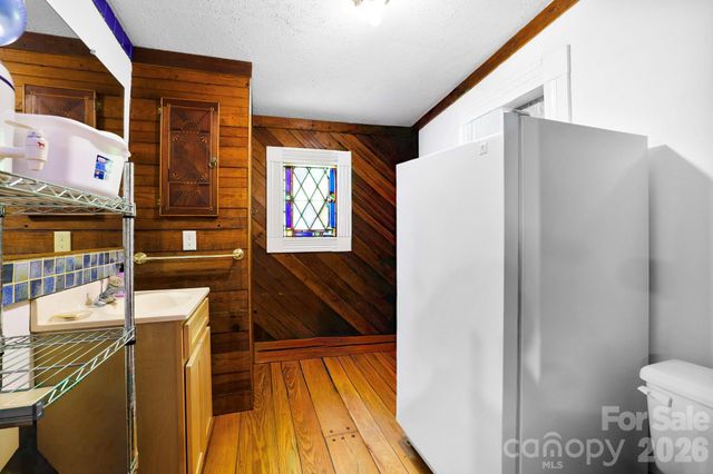 173 Camp Elliott Road, Black Mountain, NC 28711