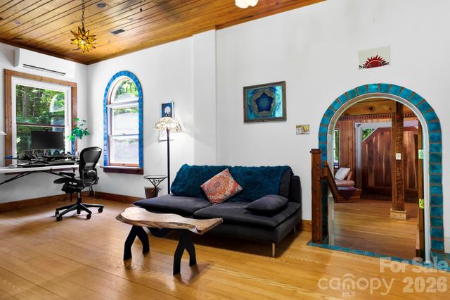 173 Camp Elliott Road, Black Mountain, NC 28711