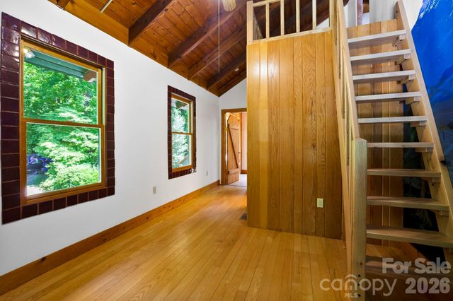 173 Camp Elliott Road, Black Mountain, NC 28711