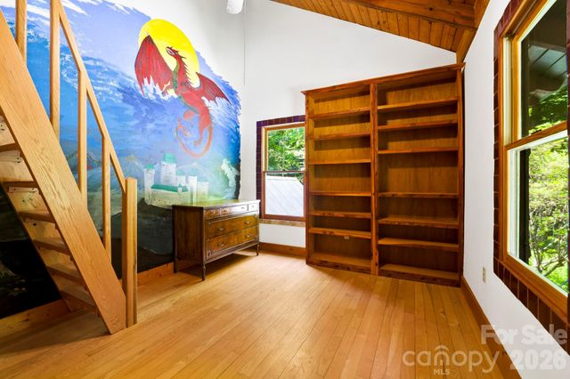 173 Camp Elliott Road, Black Mountain, NC 28711