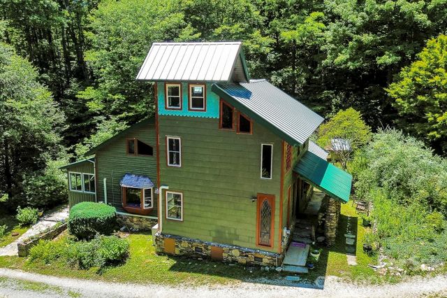 173 Camp Elliott Road, Black Mountain, NC 28711
