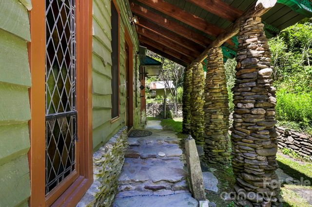 173 Camp Elliott Road, Black Mountain, NC 28711
