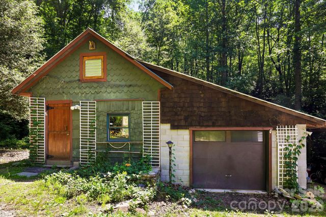173 Camp Elliott Road, Black Mountain, NC 28711
