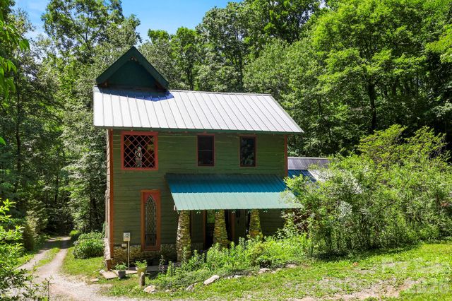173 Camp Elliott Road, Black Mountain, NC 28711