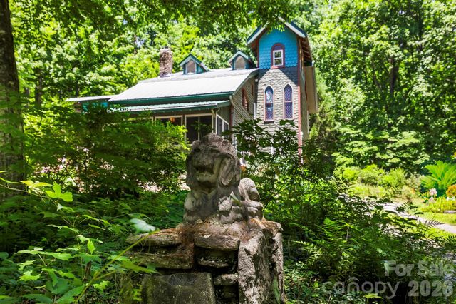173 Camp Elliott Road, Black Mountain, NC 28711