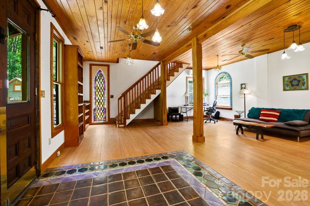 173 Camp Elliott Road, Black Mountain, NC 28711