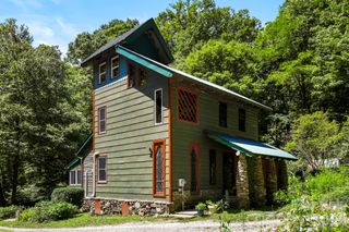 173 Camp Elliott Road, Black Mountain, NC 28711
