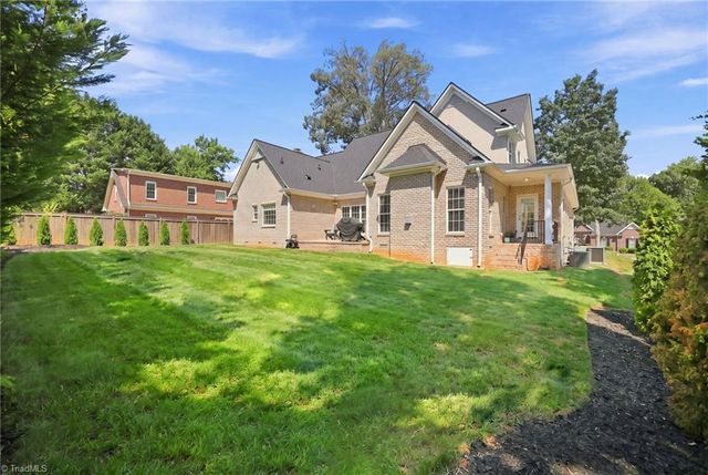 14 Middlefield Court, Greensboro, NC 27455