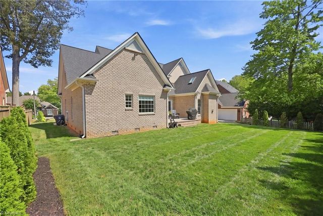 14 Middlefield Court, Greensboro, NC 27455