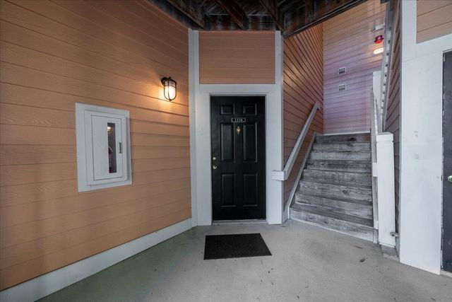 2216 Chatelain Way, Mount Pleasant, SC 29464